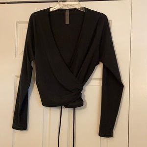 Outdoor Voices black wrap shirt size large